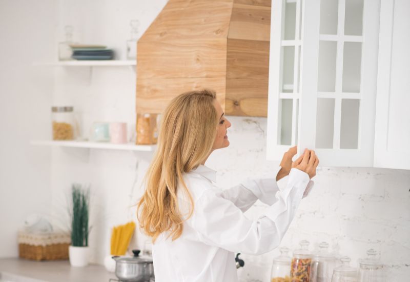 Finger Pull Handleless Cabinets